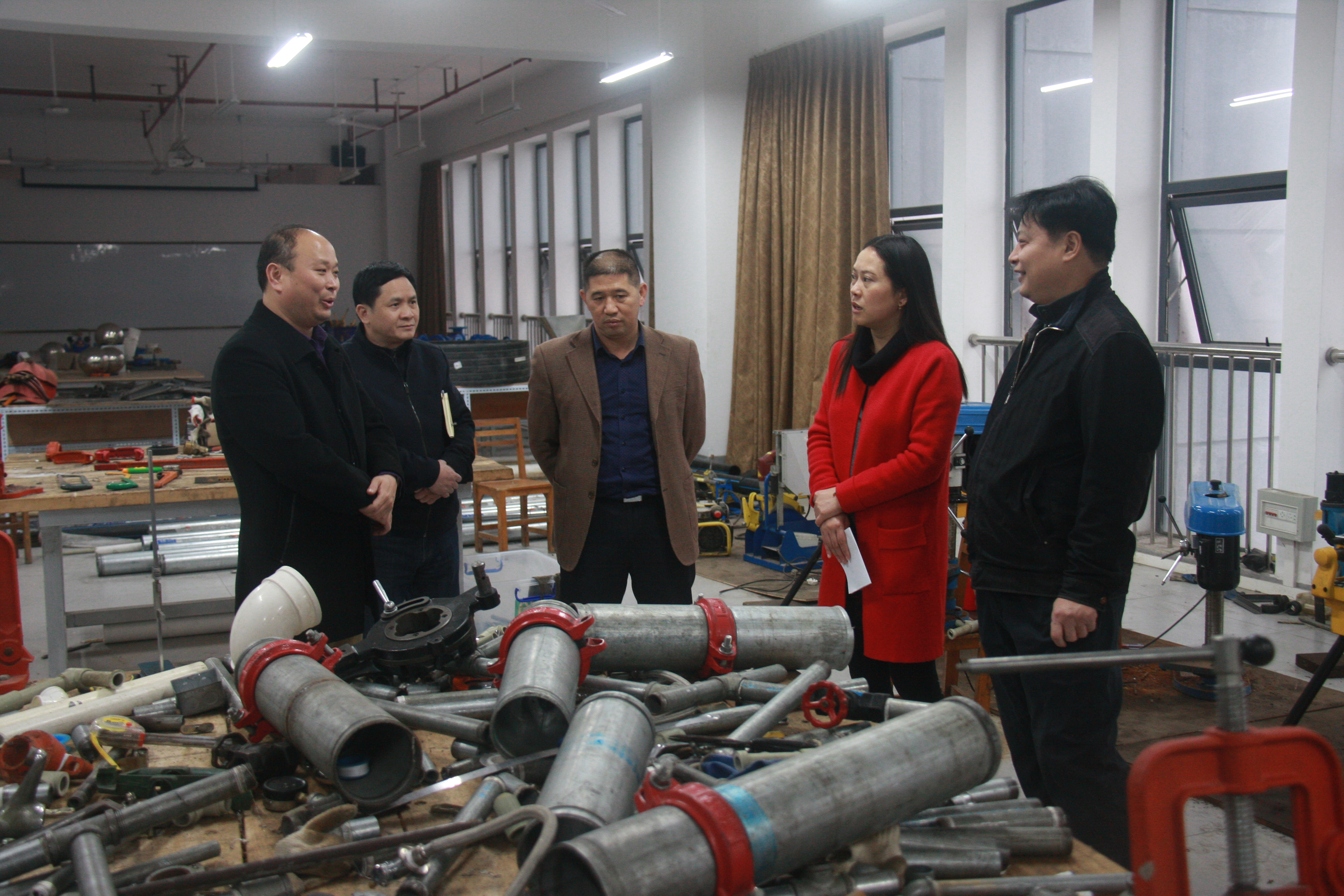 黄永光主任介绍乐鱼全球最大体育平台_乐鱼(中国)设备实训基地