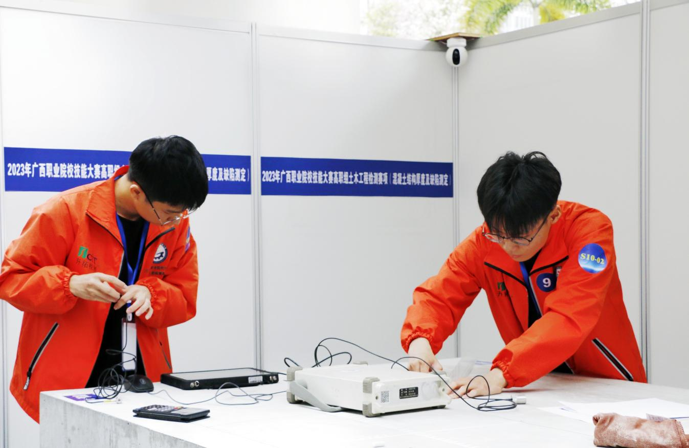 乐鱼全球最大体育平台_乐鱼(中国)参赛选手参加实操竞赛现场