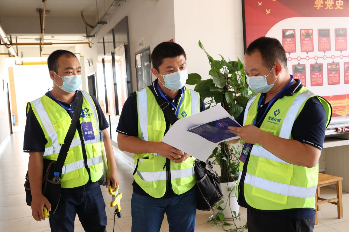 参赛队员进行乐鱼全球最大体育平台_乐鱼(中国)防火现场查验