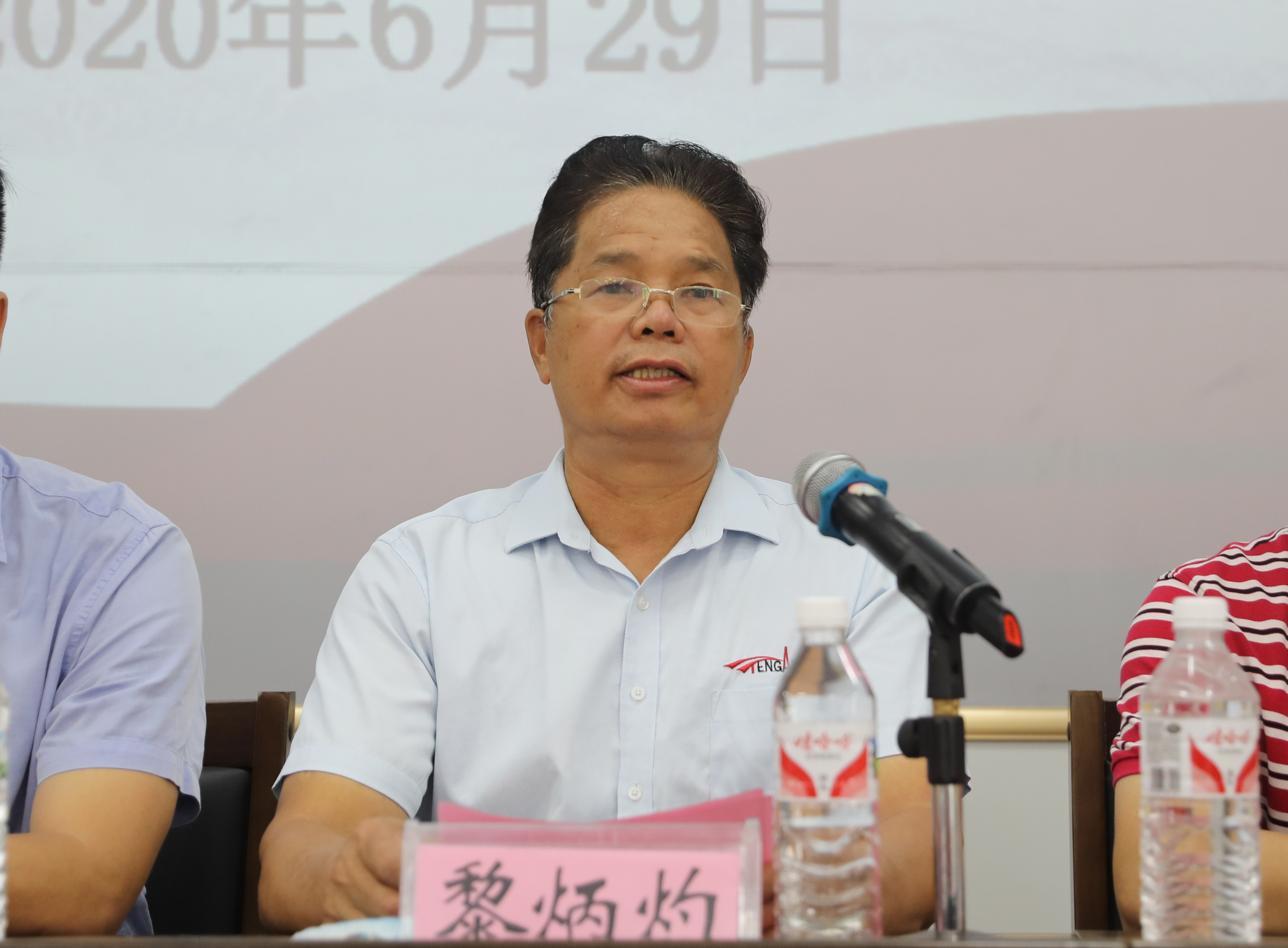 南宁市腾安乐鱼全球最大体育平台_乐鱼(中国)机械租赁有限责任公司董事长黎炳灼讲话