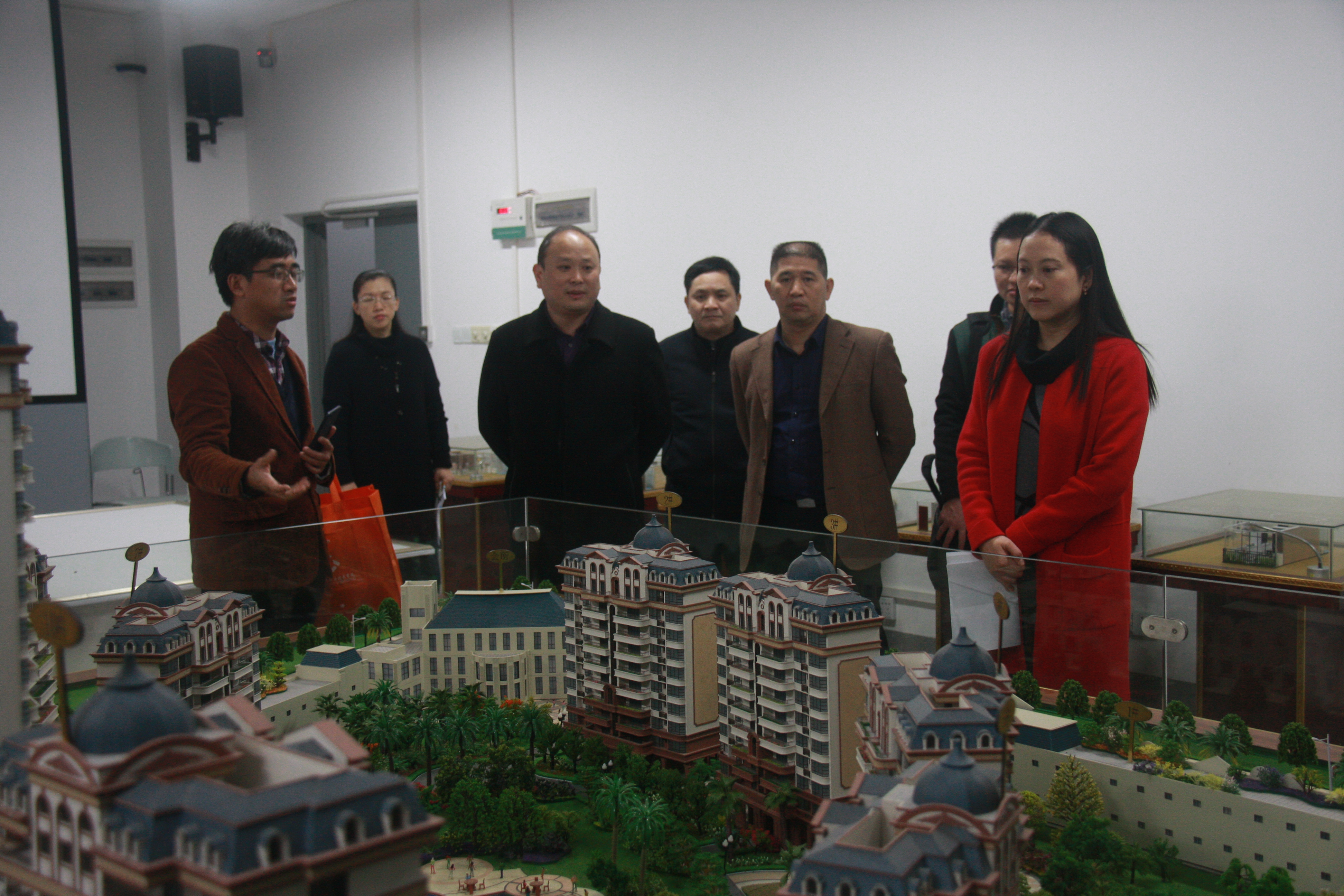 代端明副主任介绍房地产评估理实一体化实训室